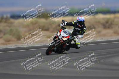 media/Sep-11-2022-SoCal Trackdays (Sun) [[81b7e951af]]/Turn 16 (945am)/